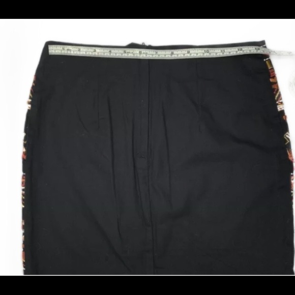 H&M Women Size 4 Black/Multicolor Mini Skirt With Embroidery and Beading. - Picture 6 of 7